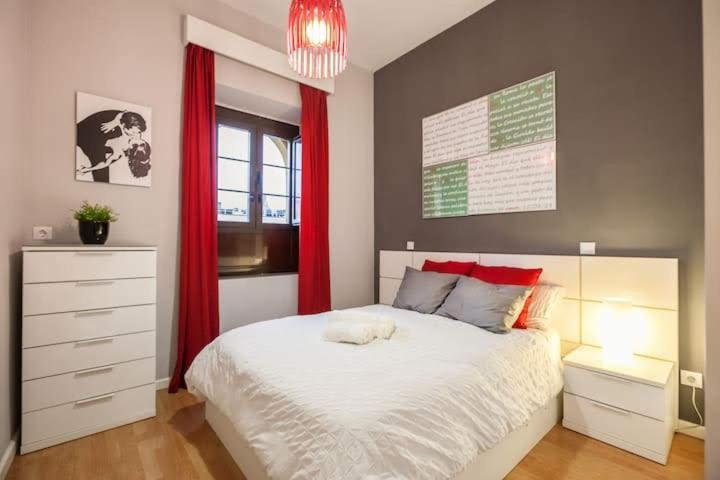 Central Apartment In Seville Luaran gambar
